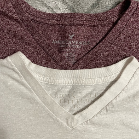 Mens American Eagle V-neck - Picture 2 of 4